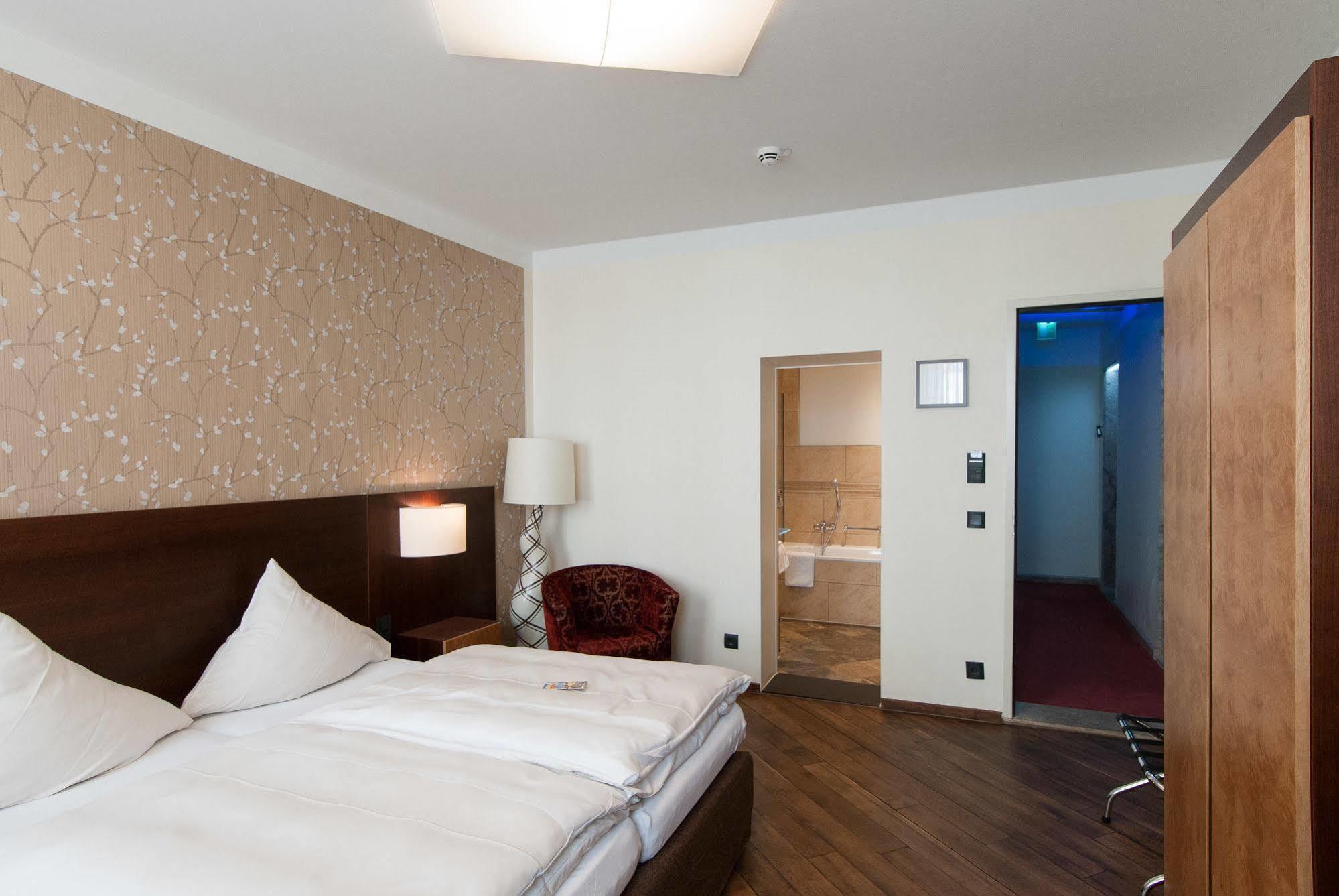 Hotel Deutsche Eiche Мюнхен Екстер'єр фото
